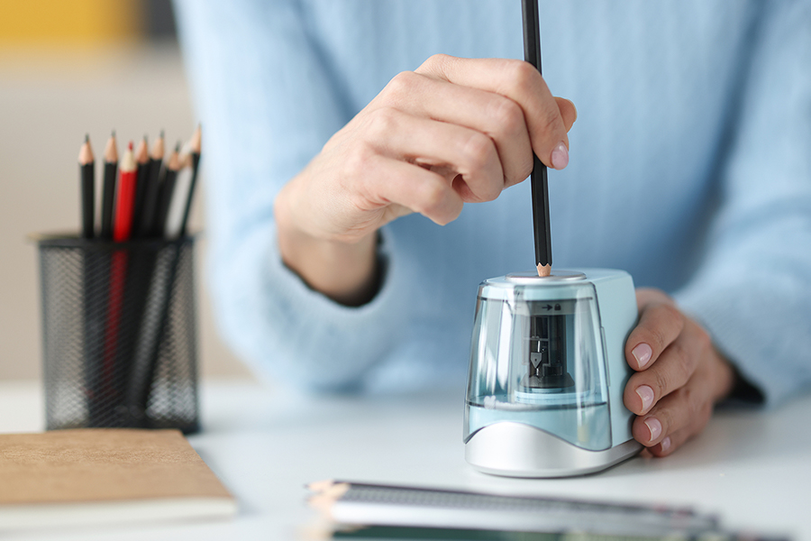 Электрическая точилка для карандашей